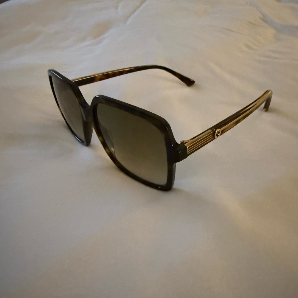 Gucci Tortoiseshell Square Sunglasses with Black Lenses